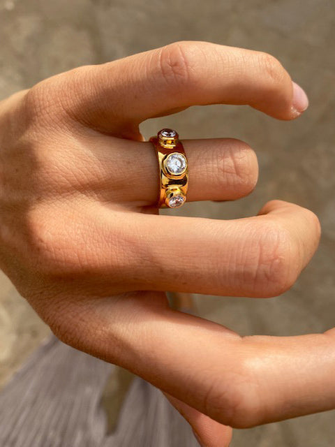 Naomi Ring