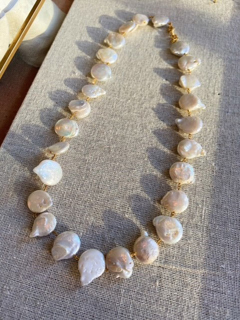 Hermania Necklace Pearl